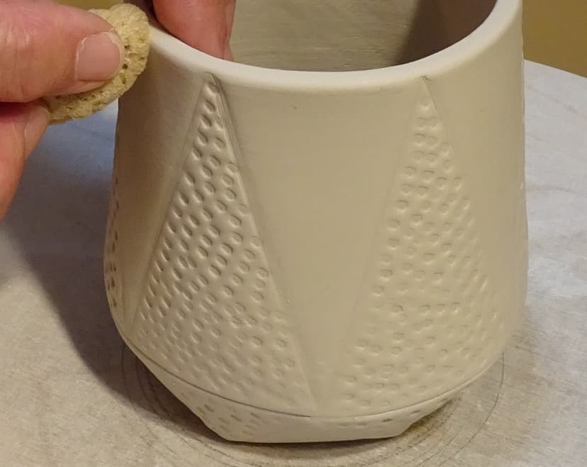 Ein Bild von mir beim Verputzen eines Bechers.